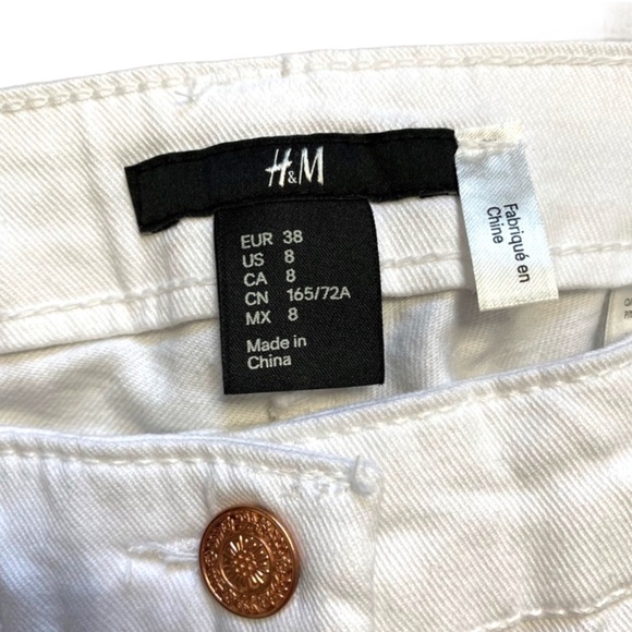 H&M White Denim Jeans with Red Roses Embroidered Floral Stitch Jeans US 8 - Picture 3 of 4